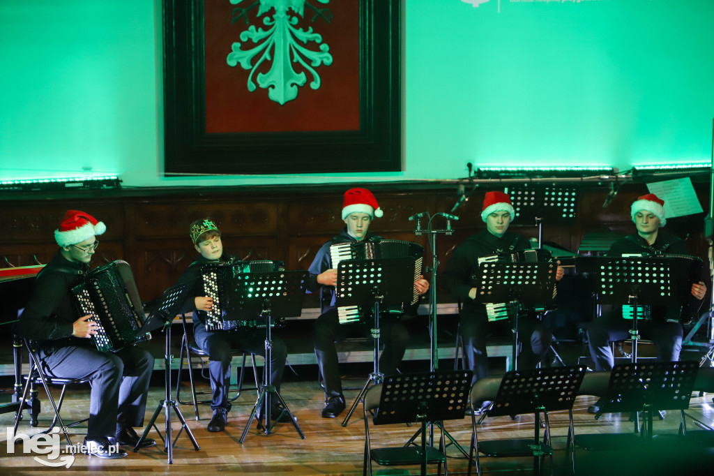 Koncert kolęd w Państwowej Szkole Muzycznej w Mielcu