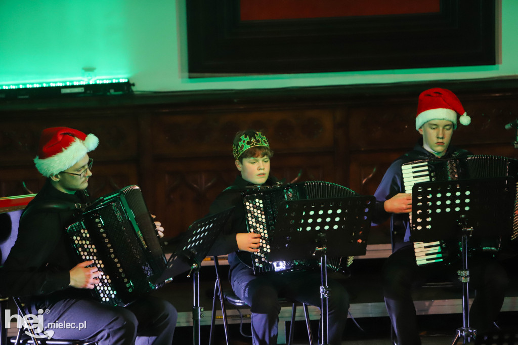 Koncert kolęd w Państwowej Szkole Muzycznej w Mielcu