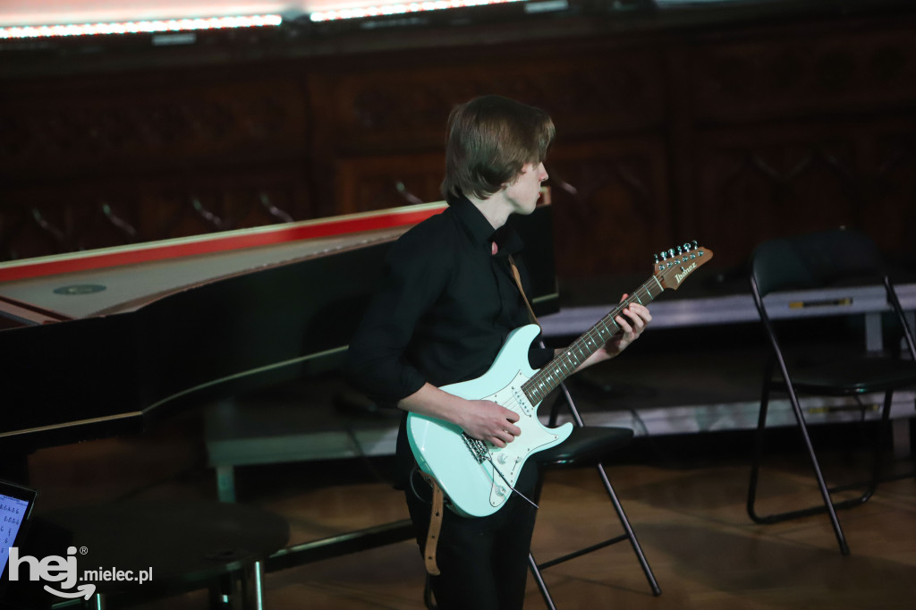 Koncert kolęd w Państwowej Szkole Muzycznej w Mielcu