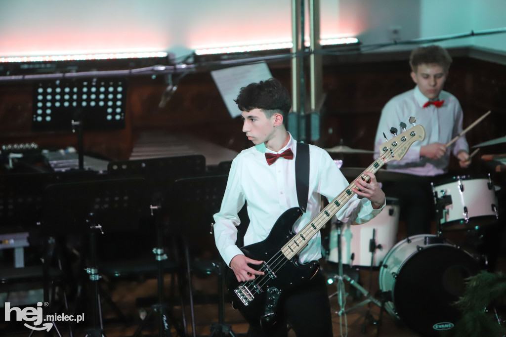 Koncert kolęd w Państwowej Szkole Muzycznej w Mielcu