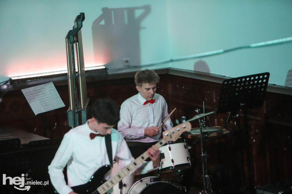 Koncert kolęd w Państwowej Szkole Muzycznej w Mielcu