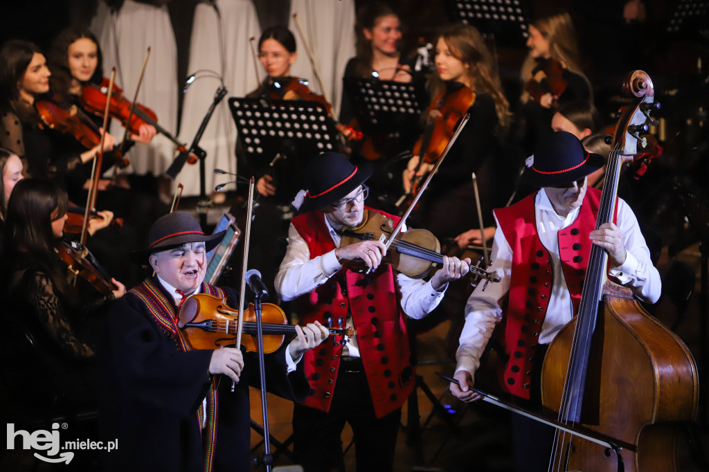 Koncert kolęd w Państwowej Szkole Muzycznej w Mielcu