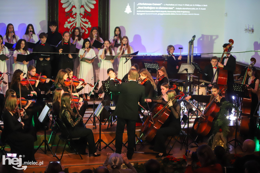 Koncert kolęd w Państwowej Szkole Muzycznej w Mielcu