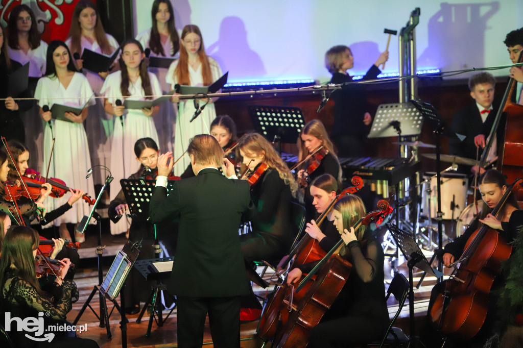 Koncert kolęd w Państwowej Szkole Muzycznej w Mielcu