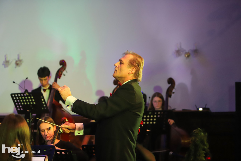 Koncert kolęd w Państwowej Szkole Muzycznej w Mielcu