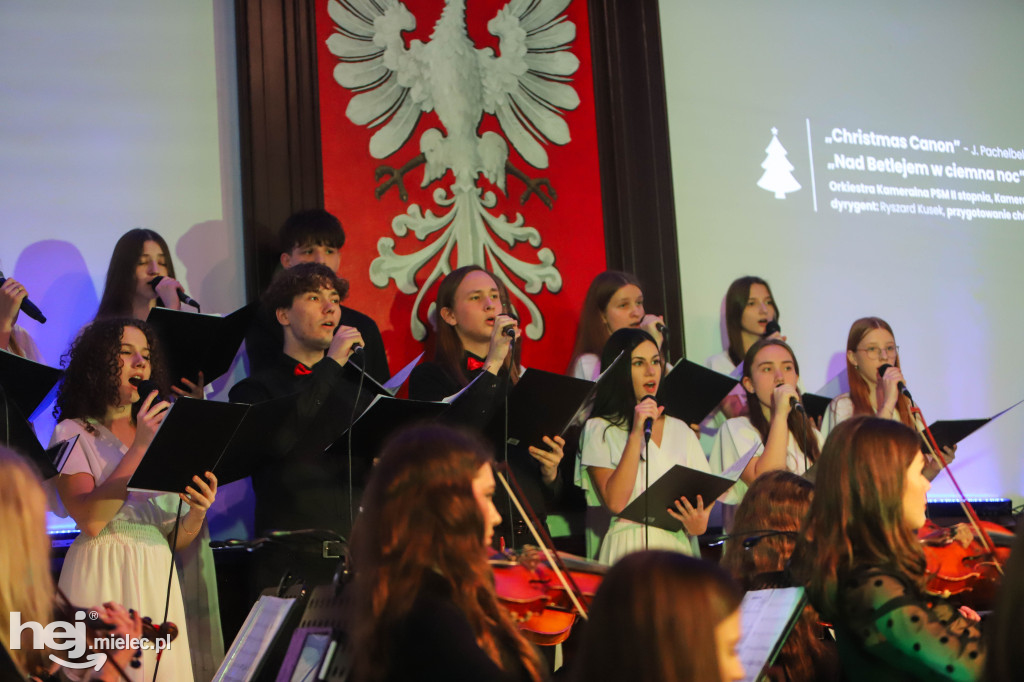 Koncert kolęd w Państwowej Szkole Muzycznej w Mielcu