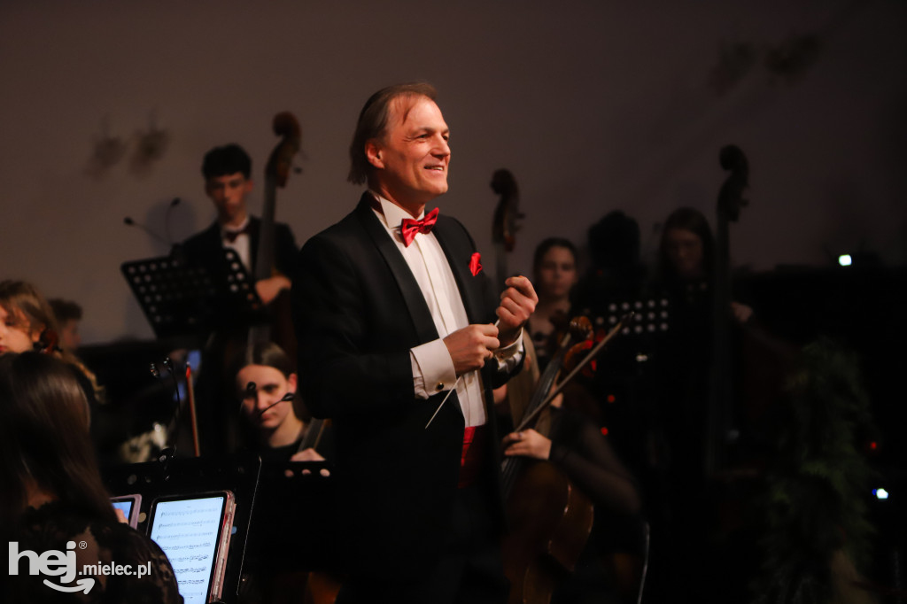 Koncert kolęd w Państwowej Szkole Muzycznej w Mielcu