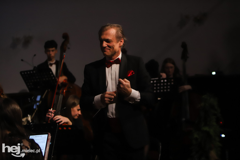Koncert kolęd w Państwowej Szkole Muzycznej w Mielcu