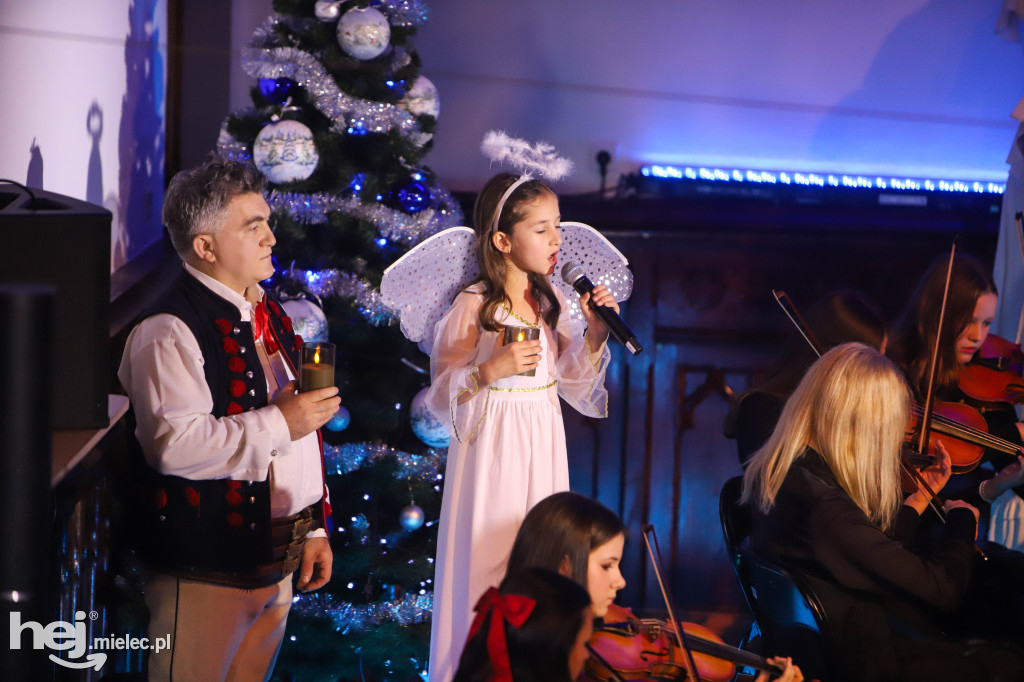 Koncert kolęd w Państwowej Szkole Muzycznej w Mielcu