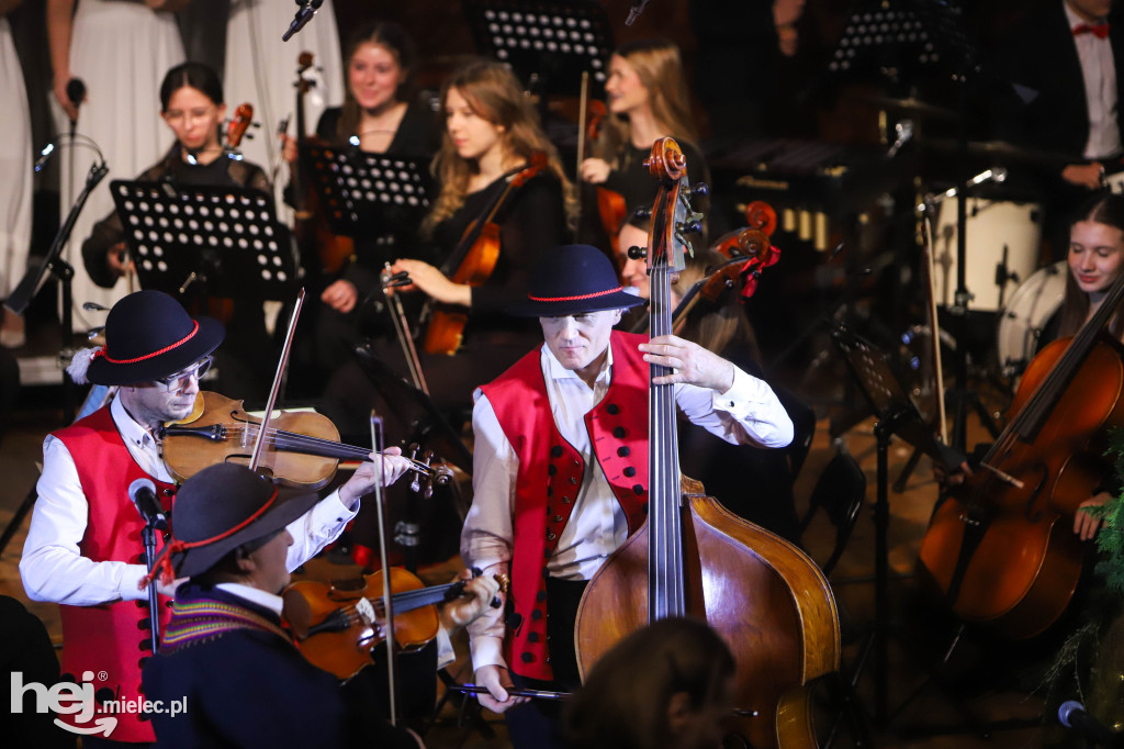 Koncert kolęd w Państwowej Szkole Muzycznej w Mielcu