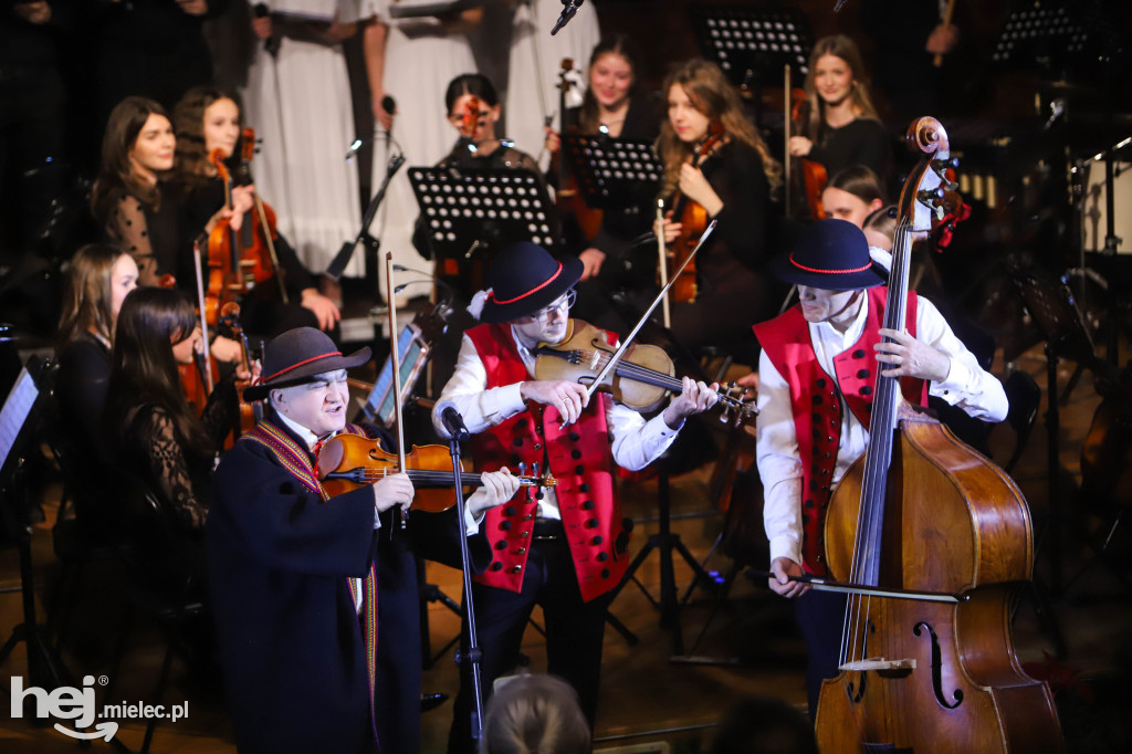 Koncert kolęd w Państwowej Szkole Muzycznej w Mielcu