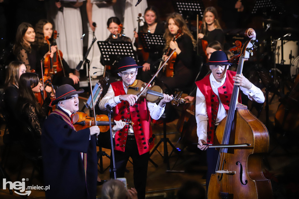 Koncert kolęd w Państwowej Szkole Muzycznej w Mielcu