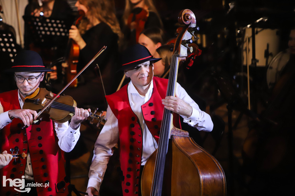 Koncert kolęd w Państwowej Szkole Muzycznej w Mielcu