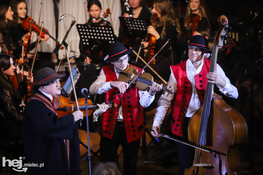 Koncert kolęd w Państwowej Szkole Muzycznej w Mielcu