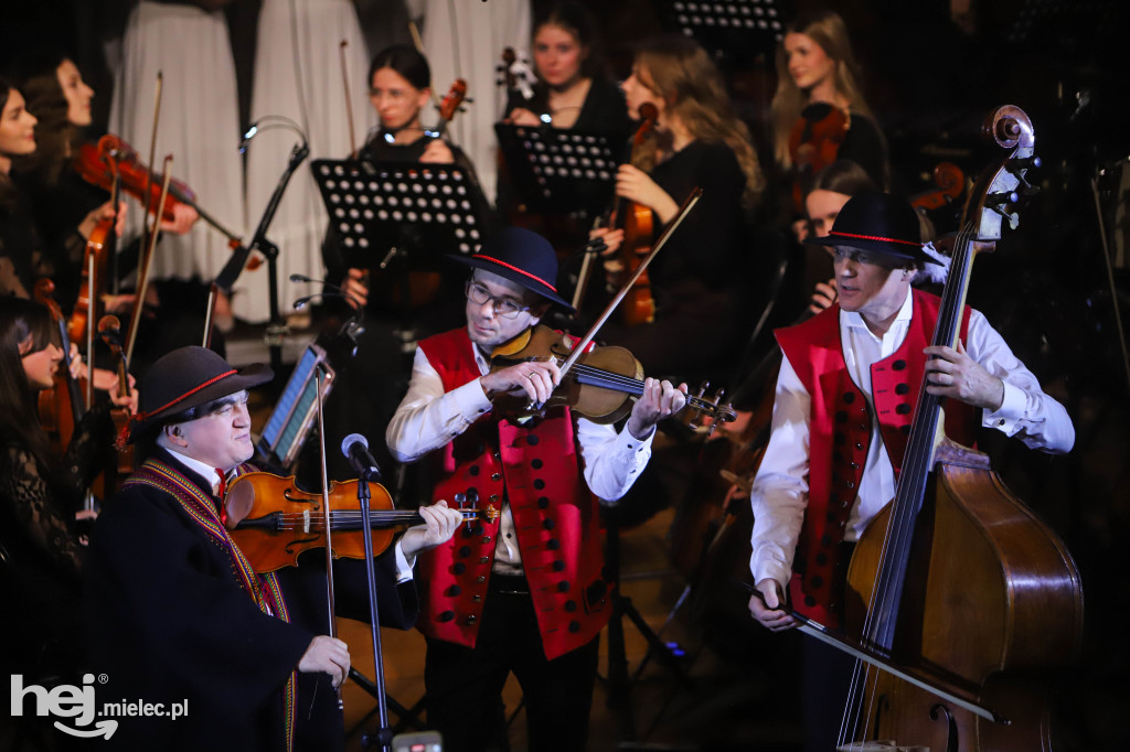 Koncert kolęd w Państwowej Szkole Muzycznej w Mielcu