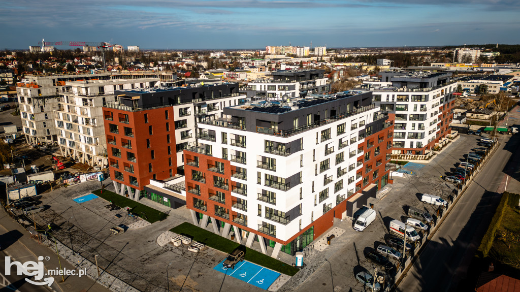 Osiedle Stara Cegielnia w Mielcu jesienią 2025 roku [DRON]