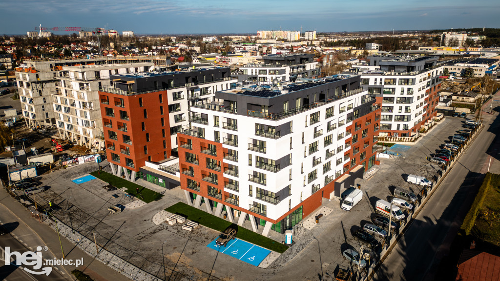 Osiedle Stara Cegielnia w Mielcu jesienią 2025 roku [DRON]