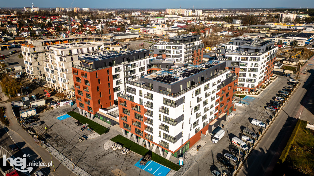 Osiedle Stara Cegielnia w Mielcu jesienią 2025 roku [DRON]