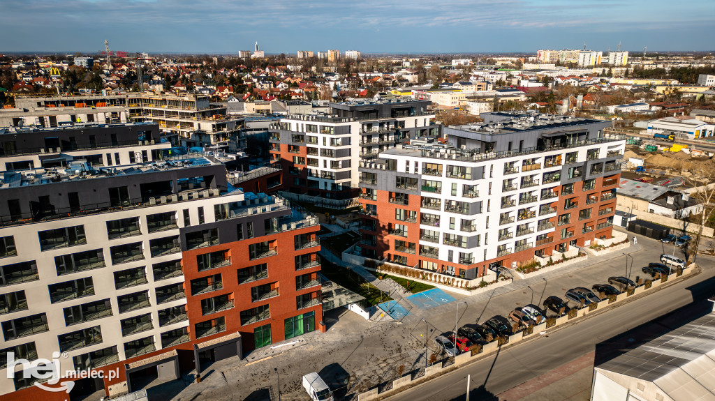Osiedle Stara Cegielnia w Mielcu jesienią 2025 roku [DRON]