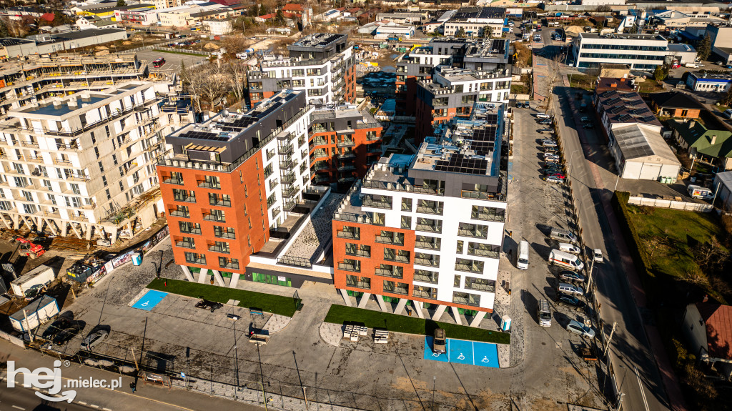Osiedle Stara Cegielnia w Mielcu jesienią 2025 roku [DRON]