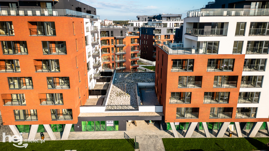 Osiedle Stara Cegielnia w Mielcu jesienią 2025 roku [DRON]