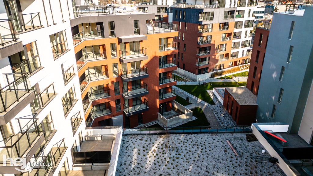 Osiedle Stara Cegielnia w Mielcu jesienią 2025 roku [DRON]