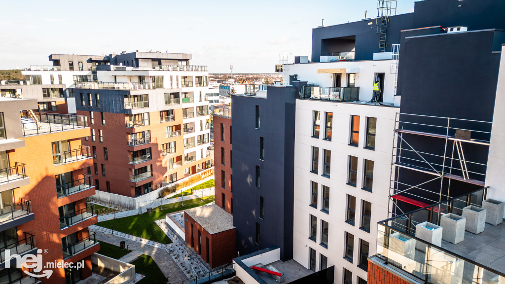 Osiedle Stara Cegielnia w Mielcu jesienią 2025 roku [DRON]