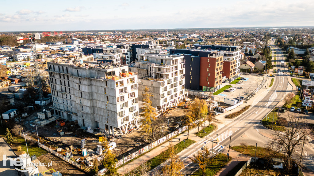 Osiedle Stara Cegielnia w Mielcu jesienią 2025 roku [DRON]
