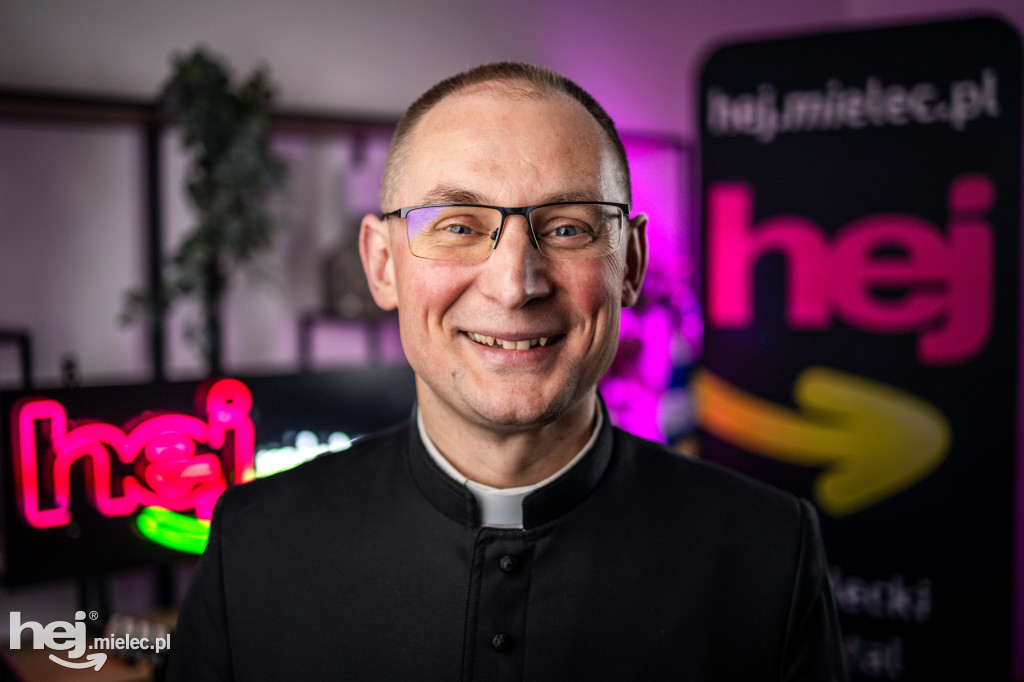 Ksiądz Rafał Mirosławski w hej.mielec.pl