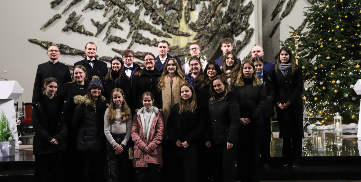 Chór Młodzieżowy parafii Ducha Świętego na Pasterce