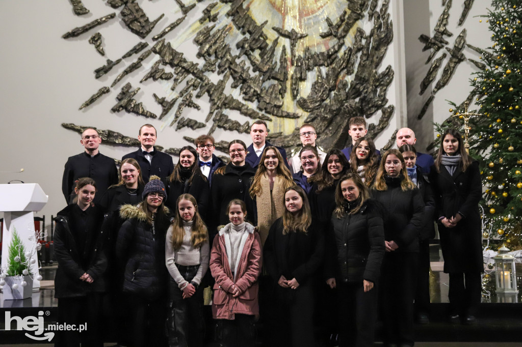 Chór Młodzieżowy parafii Ducha Świętego na Pasterce