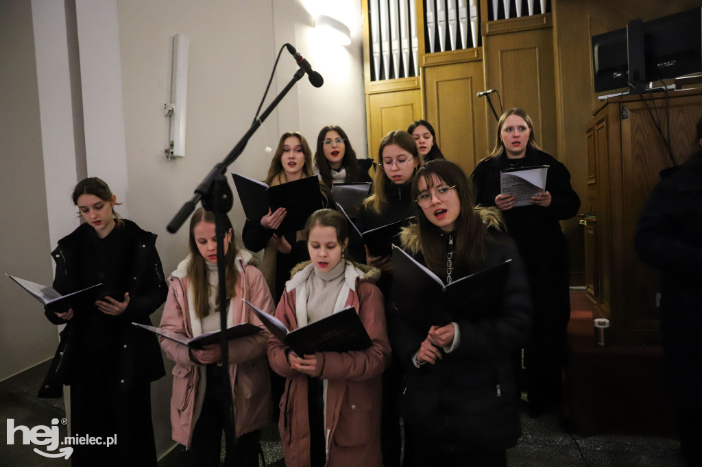 Chór Młodzieżowy parafii Ducha Świętego na Pasterce