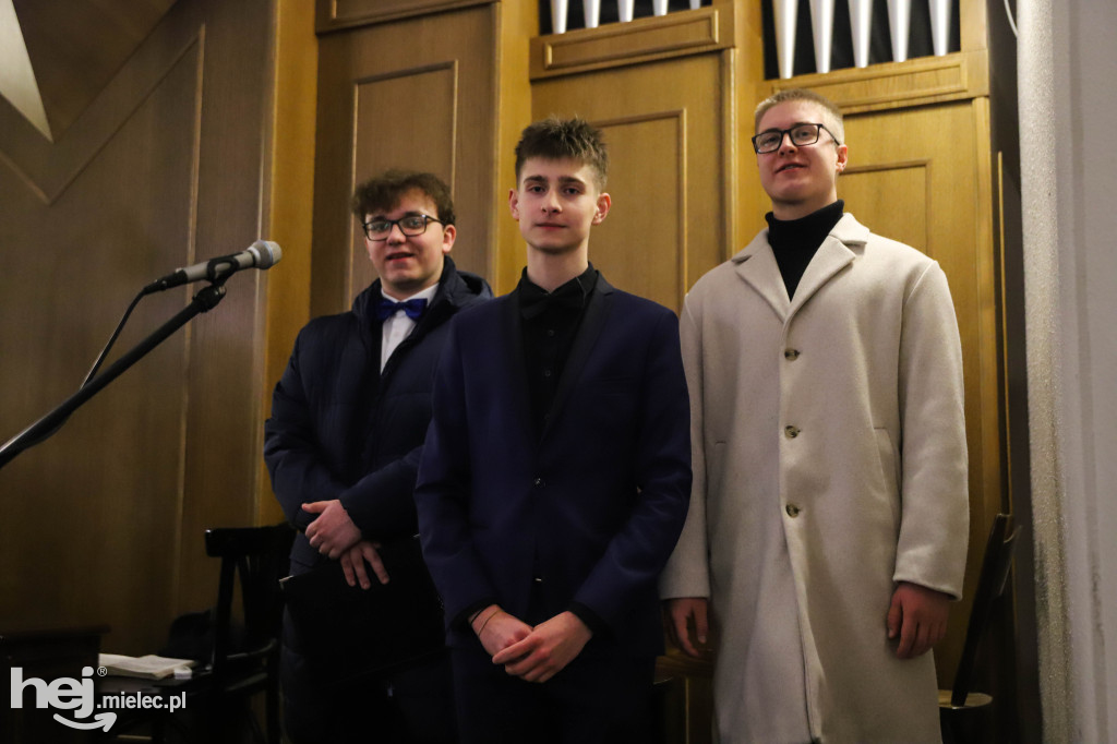 Chór Młodzieżowy parafii Ducha Świętego na Pasterce