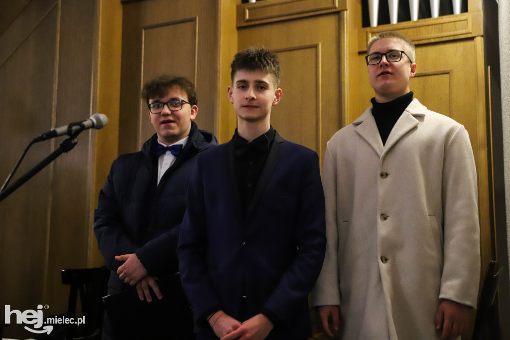 Chór Młodzieżowy parafii Ducha Świętego na Pasterce