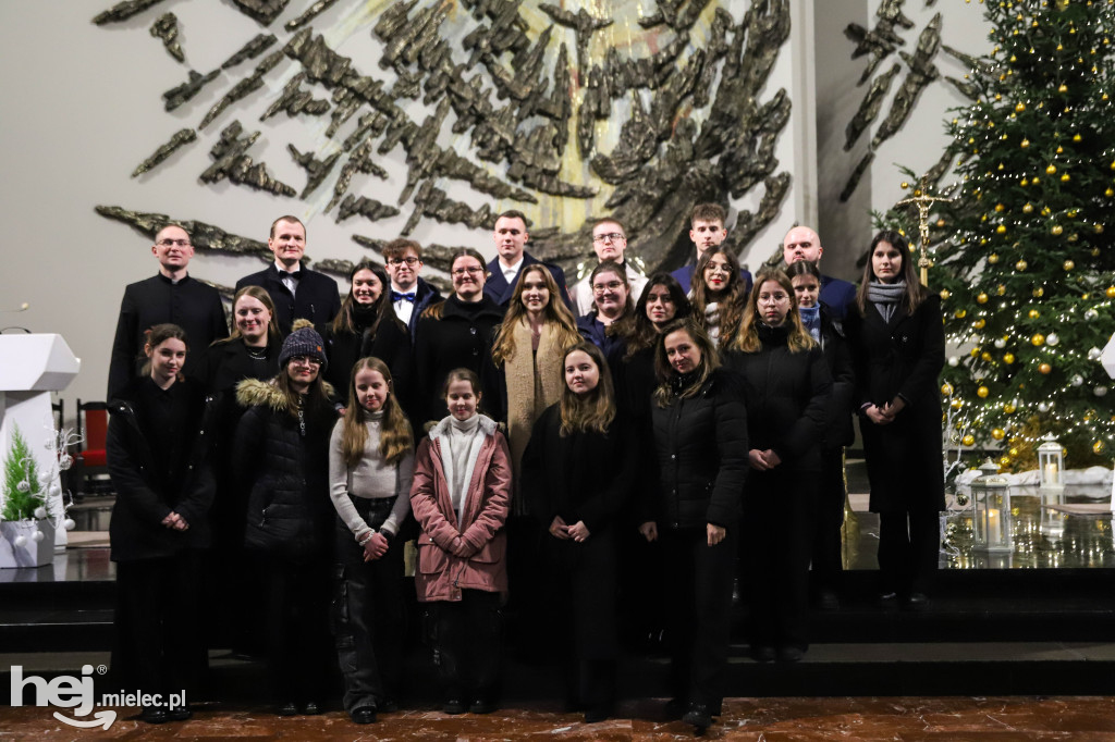 Chór Młodzieżowy parafii Ducha Świętego na Pasterce