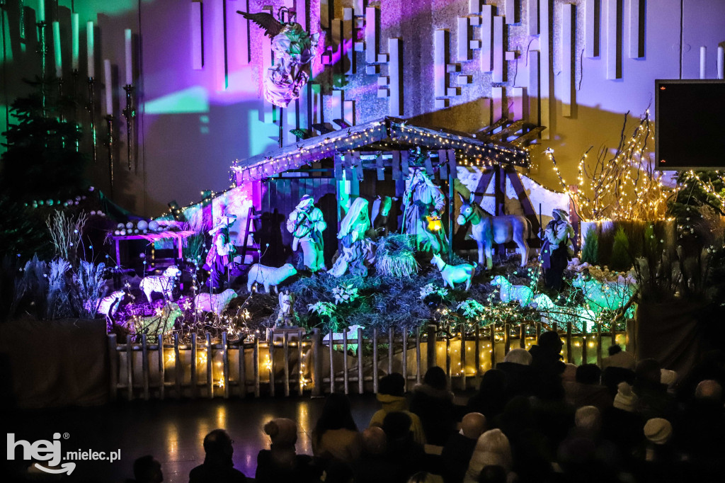Bożonarodzeniowe szopki w mieleckich kościołach