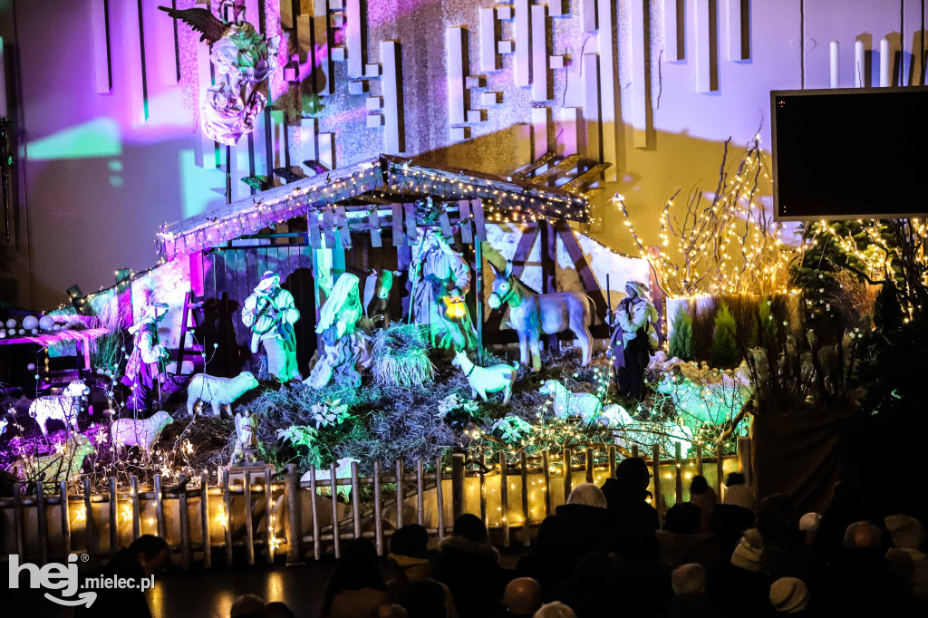 Bożonarodzeniowe szopki w mieleckich kościołach