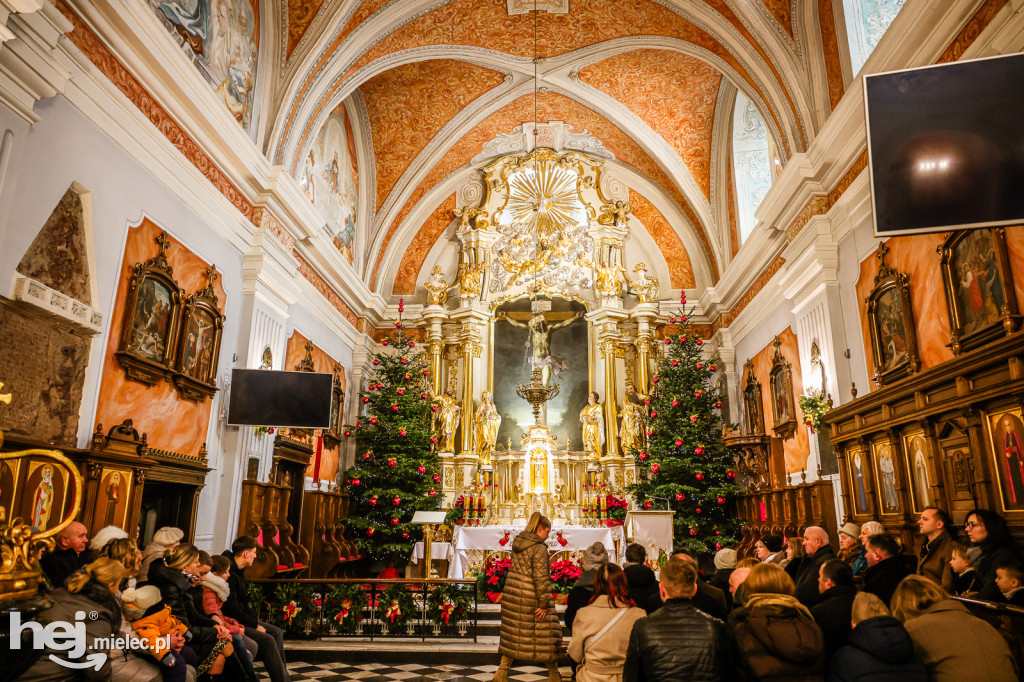 Bożonarodzeniowe szopki w mieleckich kościołach