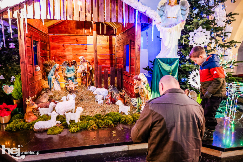 Bożonarodzeniowe szopki w mieleckich kościołach