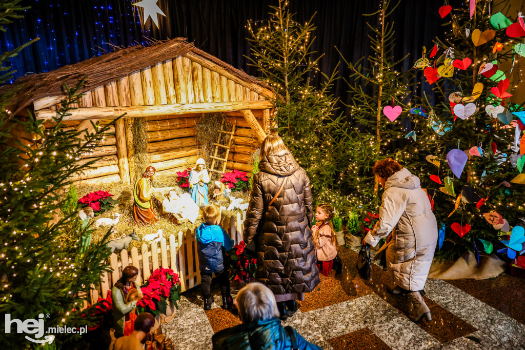 Bożonarodzeniowe szopki w mieleckich kościołach