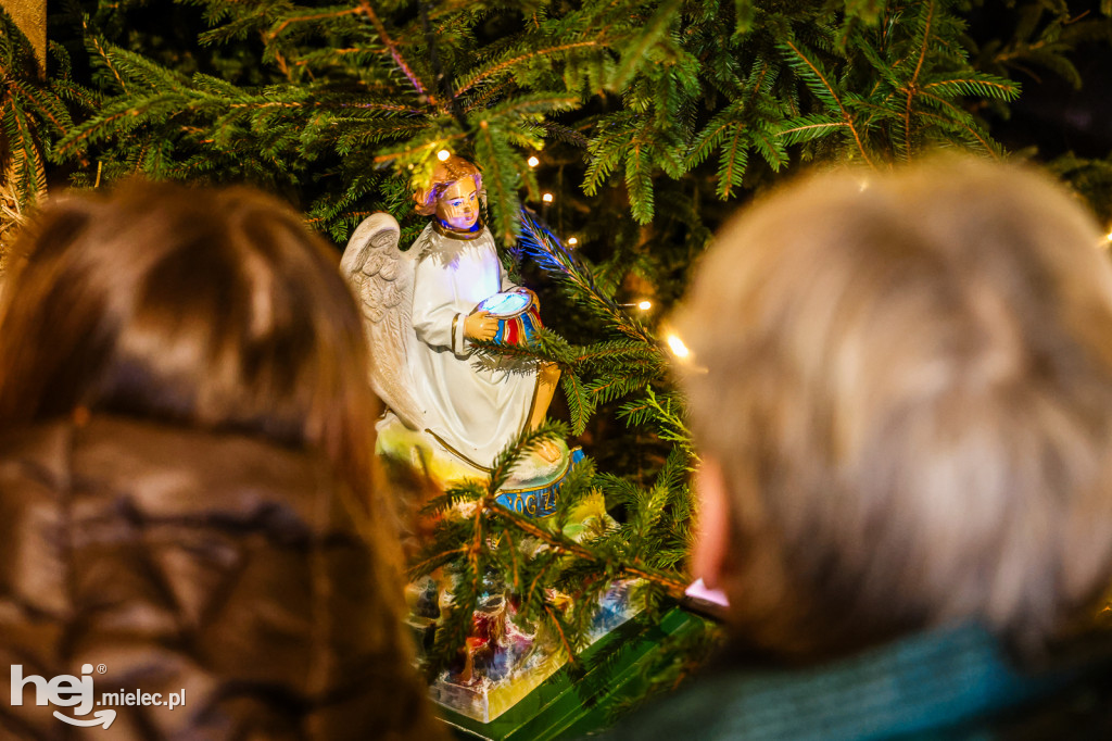 Bożonarodzeniowe szopki w mieleckich kościołach