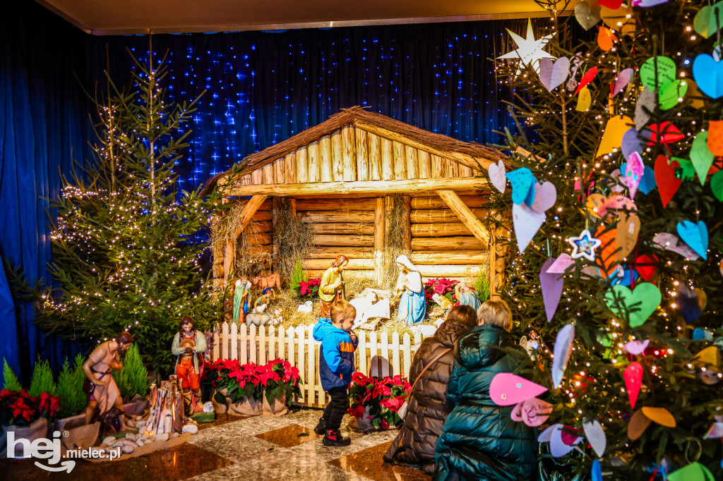 Bożonarodzeniowe szopki w mieleckich kościołach