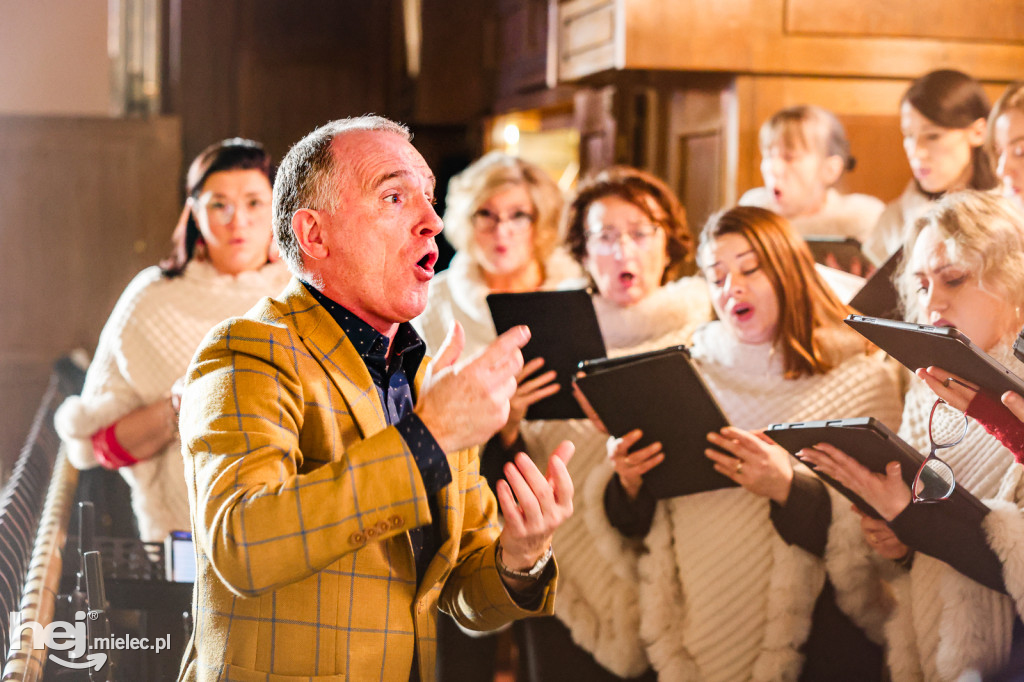 Chór AKORD na Mszy Świętej w parafii pw. MBNP