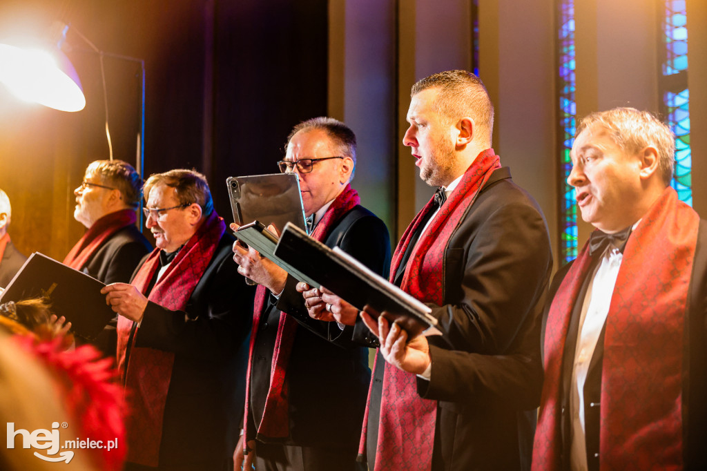 Chór AKORD na Mszy Świętej w parafii pw. MBNP