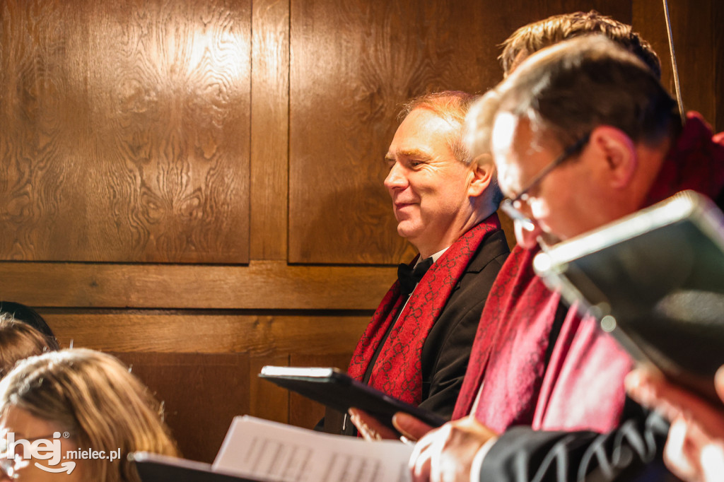 Chór AKORD na Mszy Świętej w parafii pw. MBNP