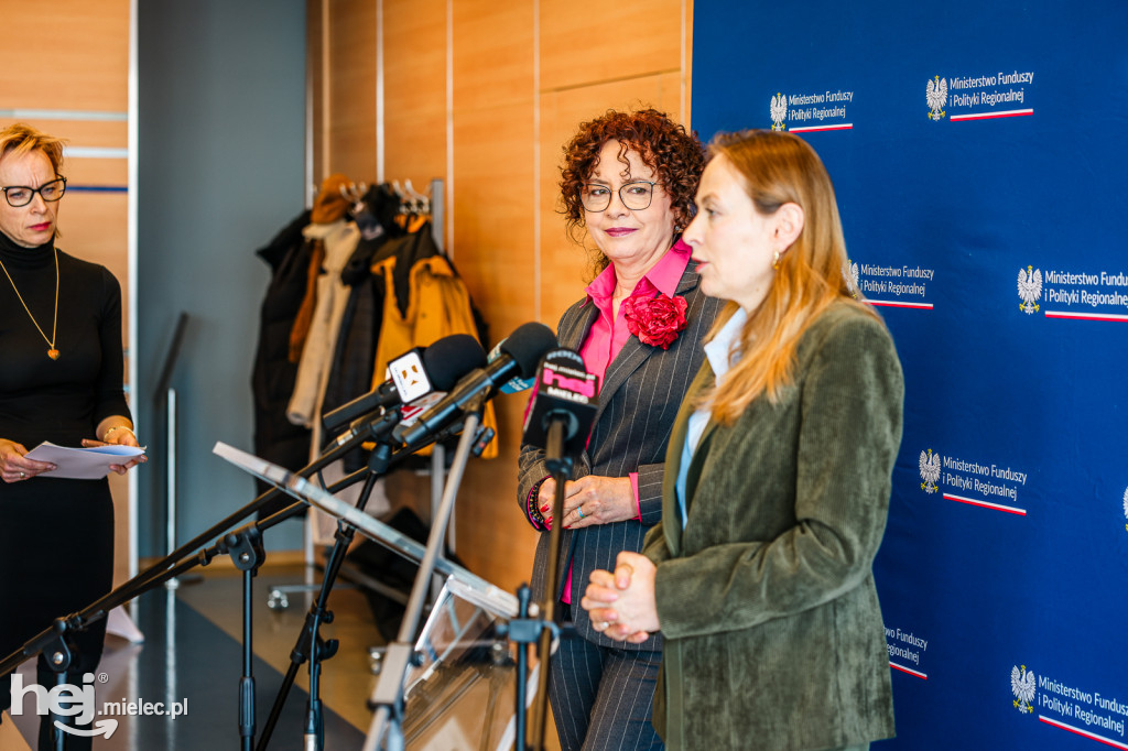 WIZYTA MINISTER KATARZYNY PEŁCZYŃSKIEJ-NAŁĘCZ