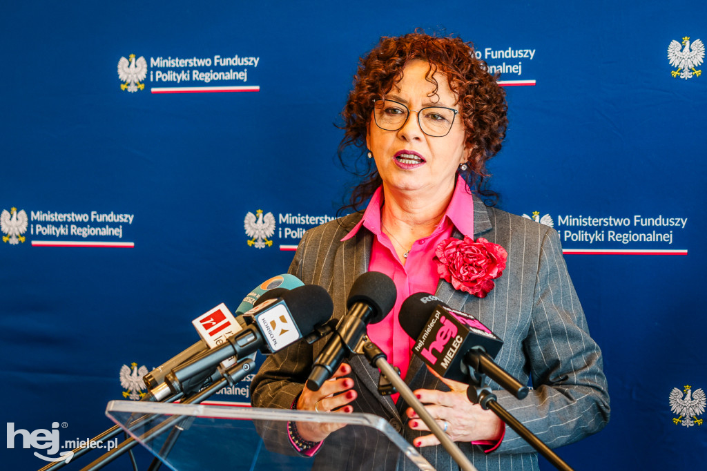 WIZYTA MINISTER KATARZYNY PEŁCZYŃSKIEJ-NAŁĘCZ