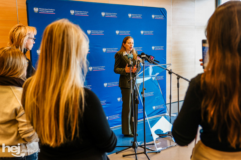 WIZYTA MINISTER KATARZYNY PEŁCZYŃSKIEJ-NAŁĘCZ