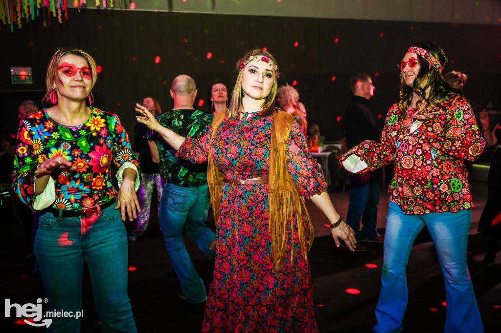 IMPREZA TANECZNA W STYLU LAT 70-TYCH w Domu Kultury w Przecławiu