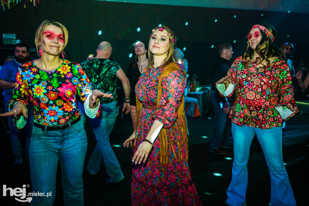 IMPREZA TANECZNA W STYLU LAT 70-TYCH w Domu Kultury w Przecławiu